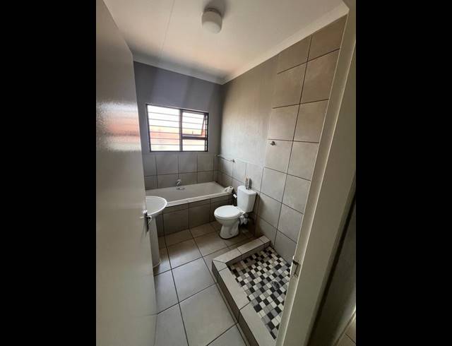 3 BEDROOM HOUSE FOR SALE IN AZAADVILLE